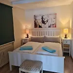 Gaestehaus Cafe Orth Suite2
