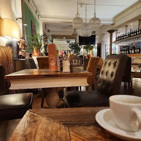 Gaestehaus Cafe Orth Suite2