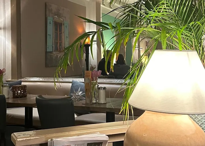 Апартаменты Gaestehaus Cafe Orth Suite2 *